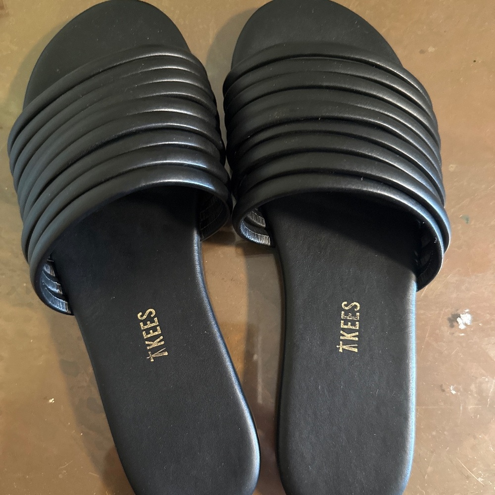 Brand new Tkees Caro slides